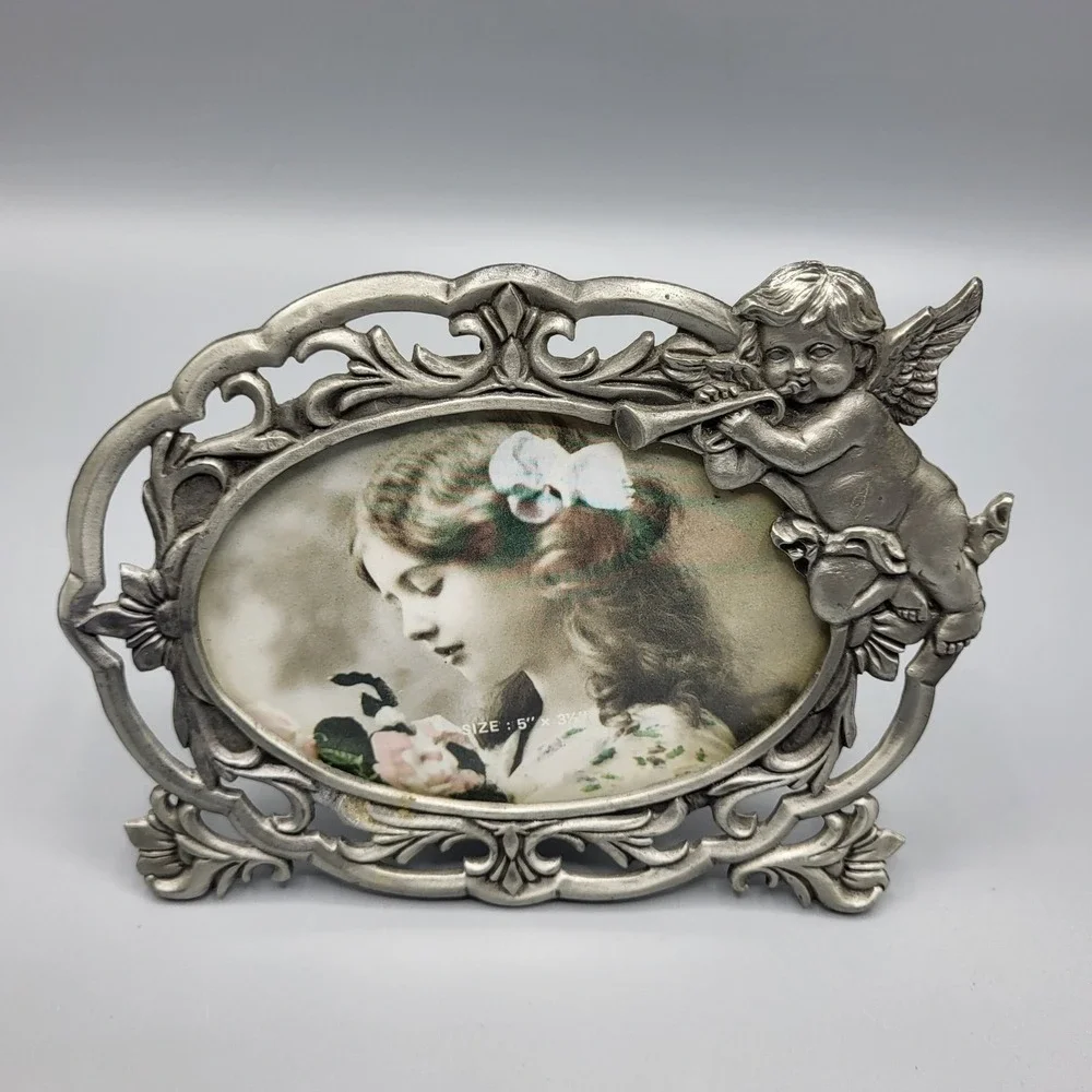 Vtg Giftcraft Silver Tone Cherub Picture Frame With Oval Glass Insert 5